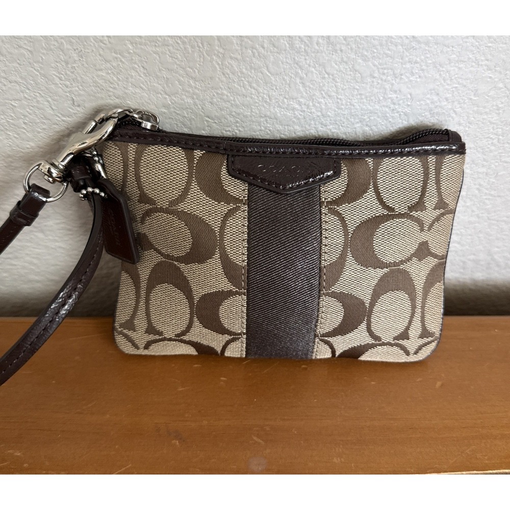 Coach Wristlet Signature Pattern Brown Khaki Zipper With Hang Tag 6x4in.